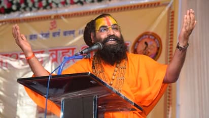 Saints-hail-CM-Yogi-as-the-new-champion-of-Sanatan-Dharma