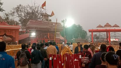 Bade-Hanuman-Temple-sees-fourfold-increase-in-devotees-ahead-of-Mahakumbh-2025