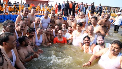 Yogi-Adityanath-with-his-cabinet-take-holy-dip-at-triveni-sangam-prayagraj-mahakumbh-2025