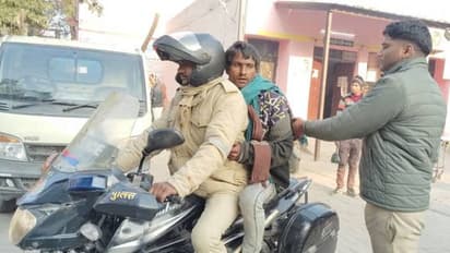 man cuts his tongue in sitapur