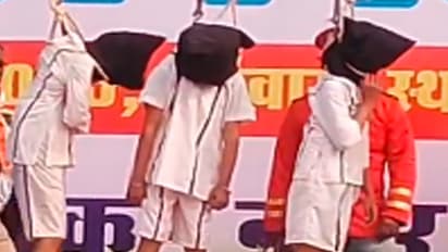 viral video kids hanging stage