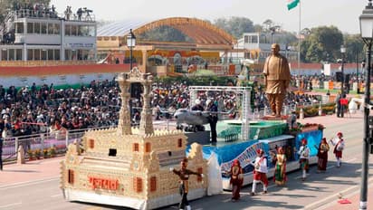 Gujarat-Tableau-at-Republic-Day-2025-win-award-in-popular-choice-category-consecutively-for-third-year-with-maximum-votes-from-public