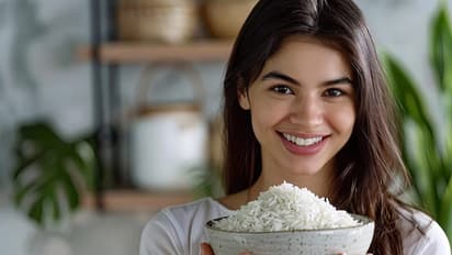 Rice-water-on-face-banefits