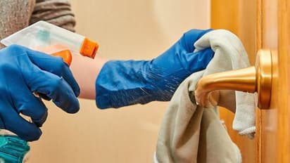 Clean dirty door handles easily