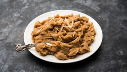 5 hacks and tips to make perfect aate ka halwa at home 