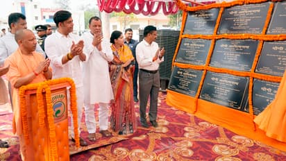 CM-Yogi-Adityanath-in-Gorakhpur-Inaugurated-and-laid-the-foundation-stone-of-13-development-projects