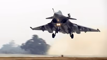 Rafale Landing on Ganga Expressway