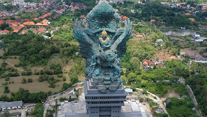 statue of garuda