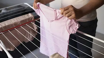 How to dry clothes quickly indoors during rainy season?