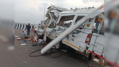 indore family traveller accident on kota expressway