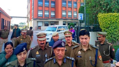 Delhi school bomb threat news 2025