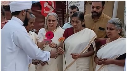 Residents of Gandhibhavan extended welcome to Prophet Nabi Day procession 