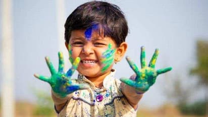 kids holi