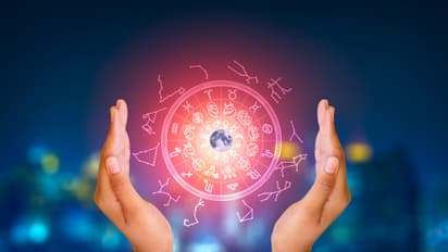 Weekly Horoscope, November 10–16