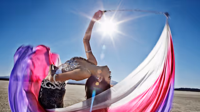Saudi belly dancers break taboos behind closed doors