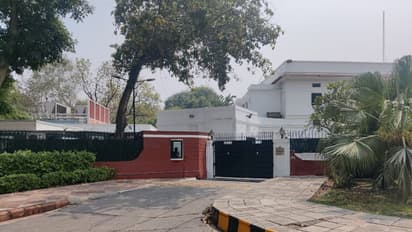 India removes all external security Barricades Bunkers PCR Vans in front of the British High commission 