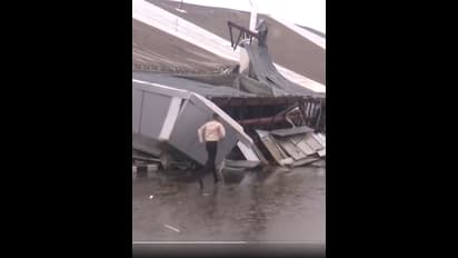 Delhi airport terminal building