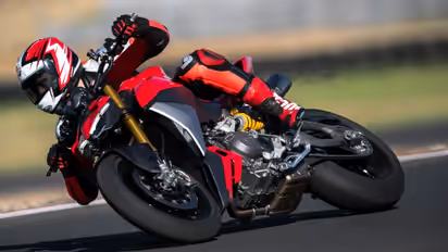 2025 Ducati Streetfighter V2 and V2 S
