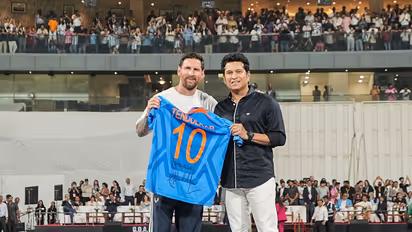 Sachin Tendulkar Meets Lionel Messi A Historic Crossover of Sporting Legends