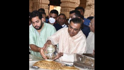 Mukesh Ambani in Somnath Mandir