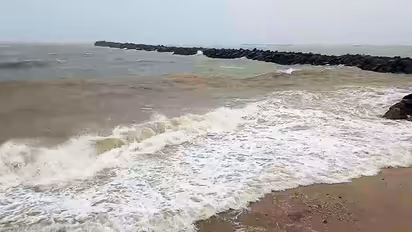Cyclone Ditwah triggers strong winds and high tides