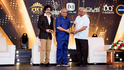 Vijay Sankeshwar Wins Unique Times MBA Award Presented by Manappuram