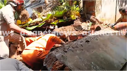 kozhikode wall collapse