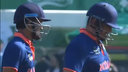 India Hongkong Sixes India Out