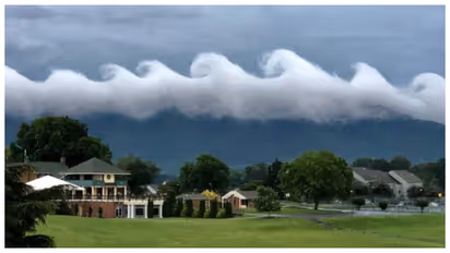 Kelvin Helmholtz clouds