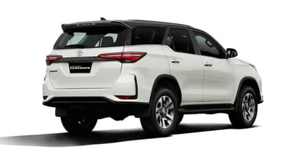 toyota fortuner legender 2025