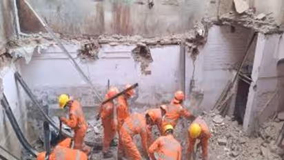 Delhi building collapse