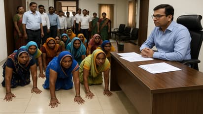 Kneeling women protest Neemuch