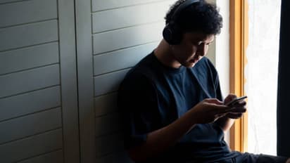 Online game addiction suicide