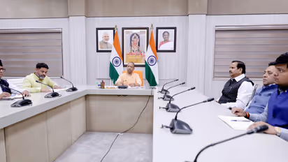 cm yogi gst reform awareness campaign swadeshi 2025