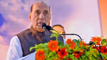 rajnath singh praises yogi adityanath