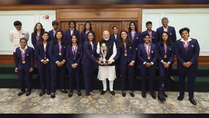 PM Modi Meets Indian Women's Cricket Team
