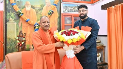 Gorakhpur Mahotsav 2026 Bollywood night Badshah meet CM Yogi Adityanath