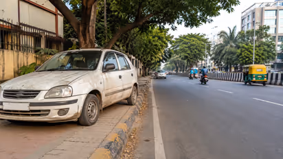Bengaluru - footpath praking