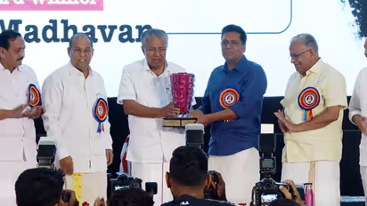 pv sami memorial award to k madavan