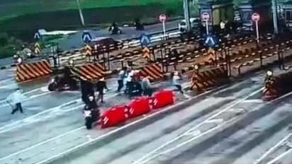 Masked Mob Attacks Toll Plaza Staff in Madhya Pradesh