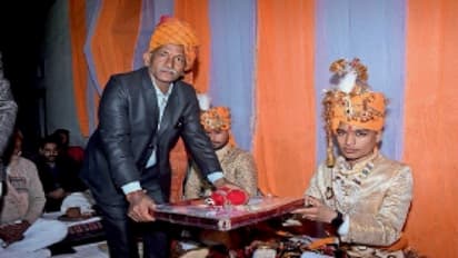 return money by groom