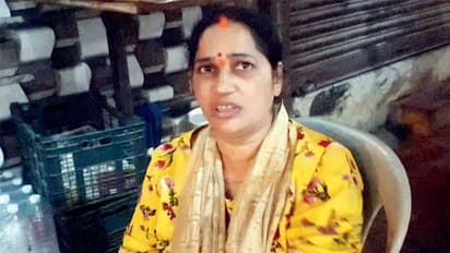 Anti theft measures in grocery store by female owner