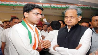 सीएम और पूर्व सीएम कलह