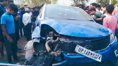agra Road accident
