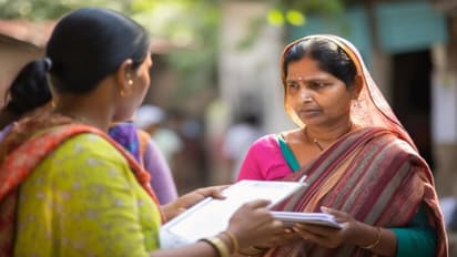 women social worker1