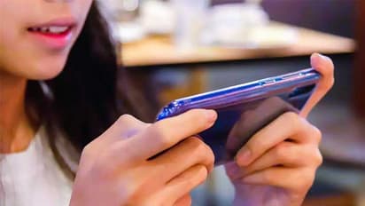 Mobile addiction turns fatal