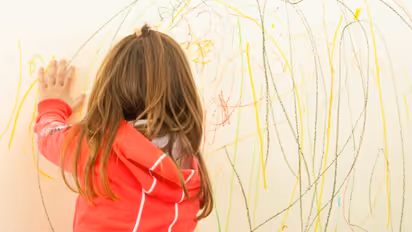 How-to-clean-pencil-stains-on-wall