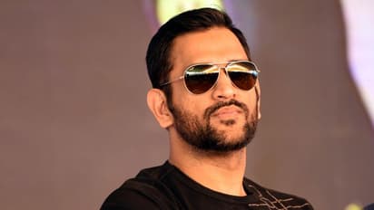 ms dhoni brand endorsements record sign in 2024 beat bollywood actros Shahrukh khan and amitabh bachchan