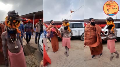 UP Prayagraj Mahakumbh 2025 sangam saanp wale baba ka miracle snake love 