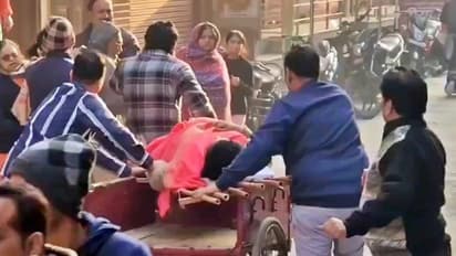 bagpat laddu mahotsav accident 8 dead 80 injured machan collapse